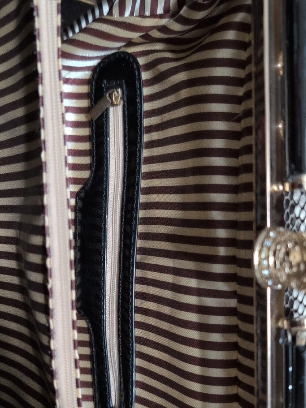 REDUCED AGAIN! UNIQUE Black/Beige Snake-Effect Top-Handle, Metal Frame GORGEOUS! - Picture 5 of 11